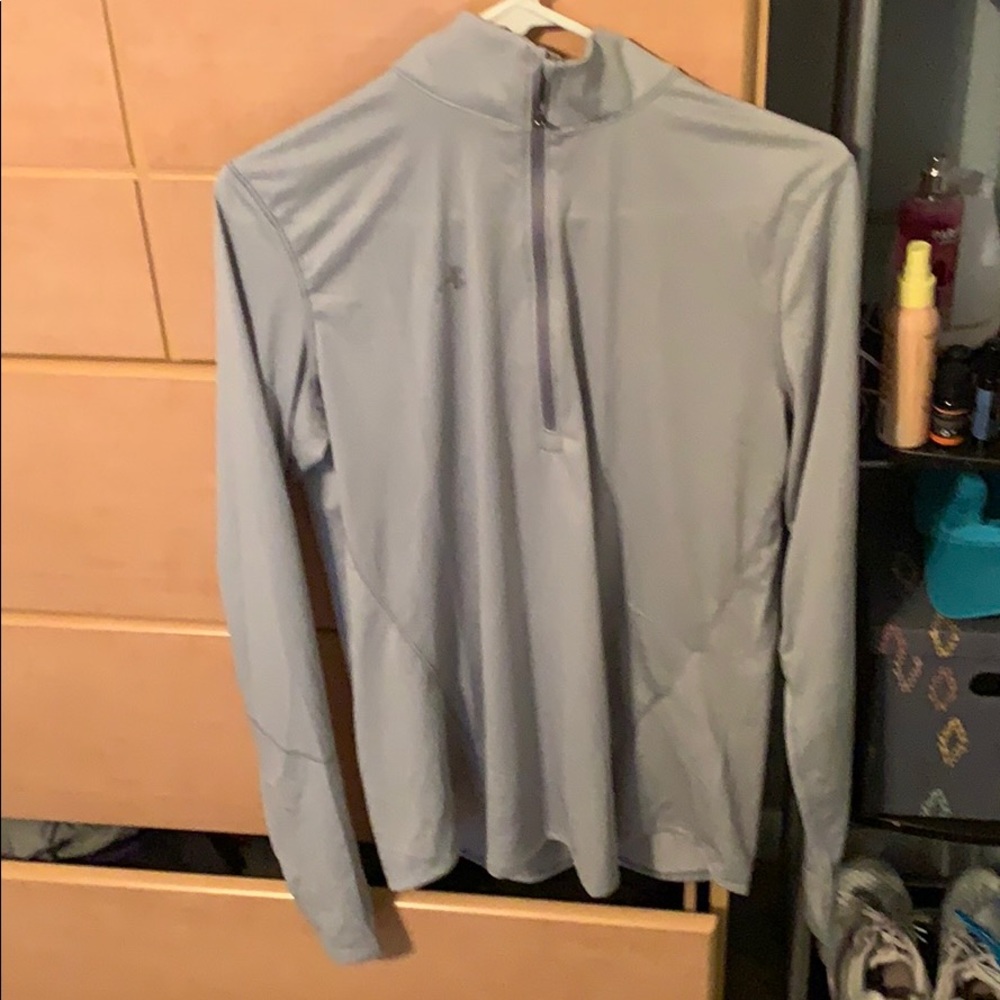 BRAND NEW Under Armour 1/2 zip top